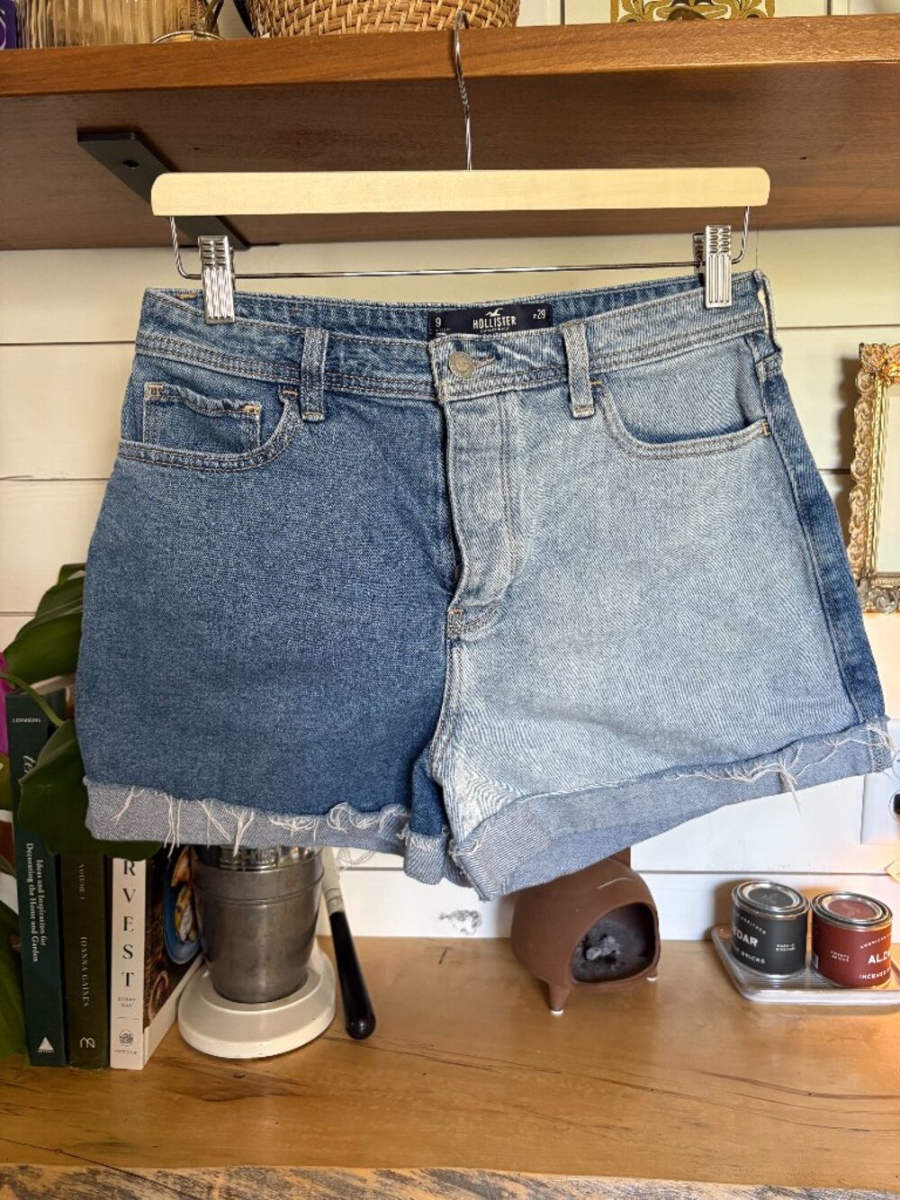 Hollister Two-Tone Denim Cutoff Shorts – Size 9 (29)